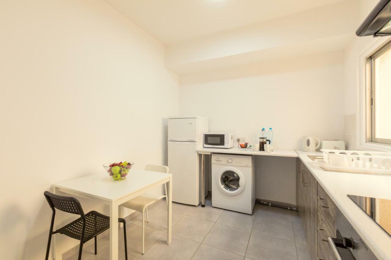 Savvas City Centre Flat Larnaca Exterior photo
